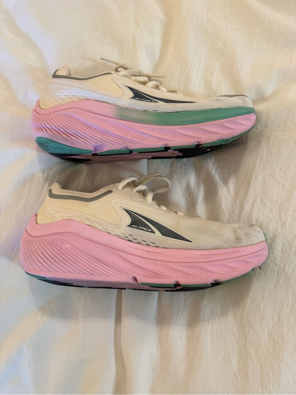 Altra Women's Running Shoes Size 6